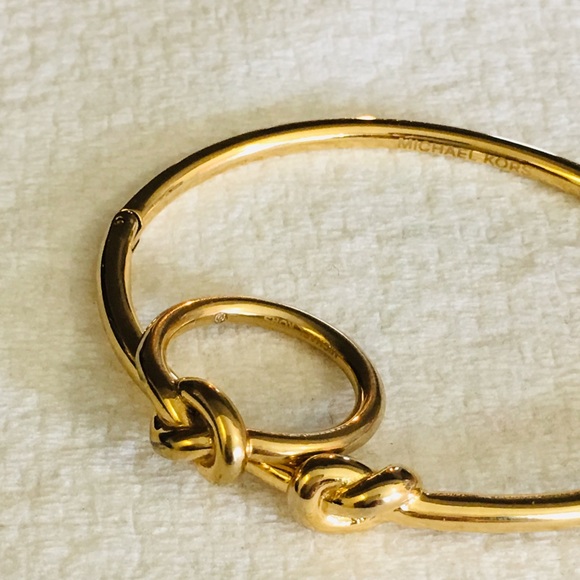 Michael Kors Gold-Tone Knot Set - Picture 4 of 6